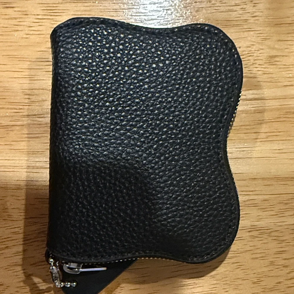 Coachtopia Black Pebbled Leather Zip Coin Pouch with Signature C Charm - Picture 4 of 7